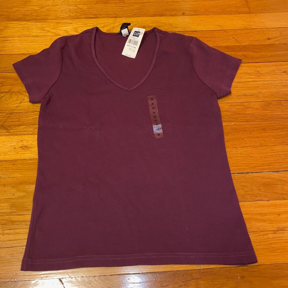 GAP Purple T-Shirt new with tag